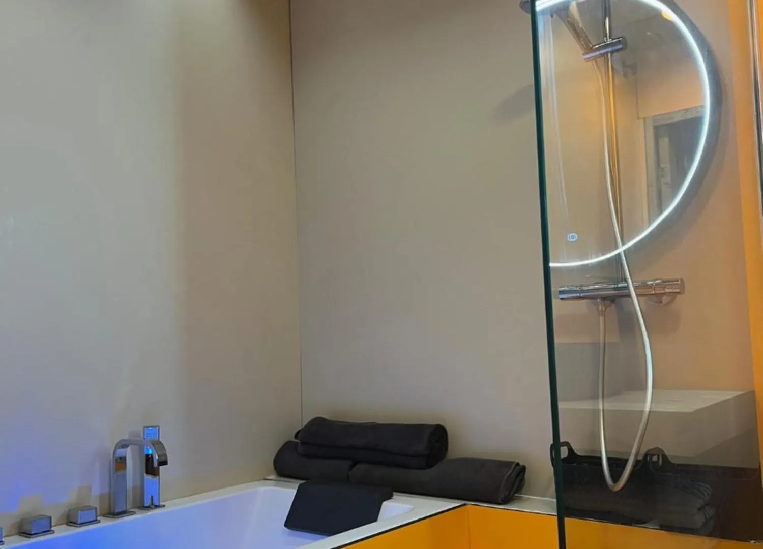 Appartement Avec Piscine Privee A Annecy 0*,  França