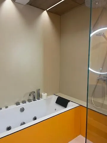 Appartement Avec Piscine Privee A Annecy 0*,